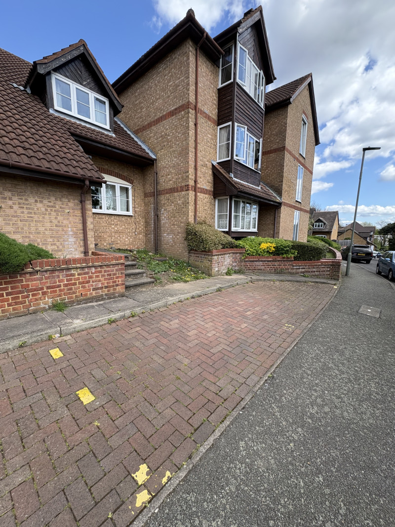 Parking on Orchard Grove, SE20