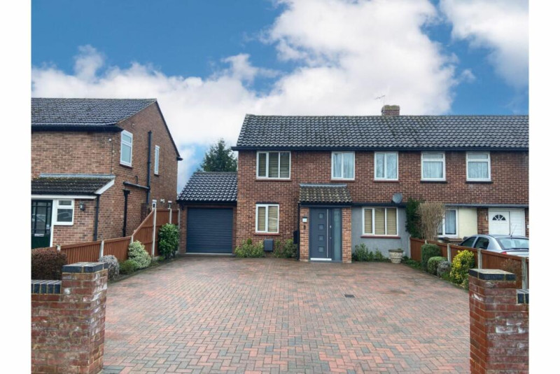 Parking on Cheviot Drive, CM1