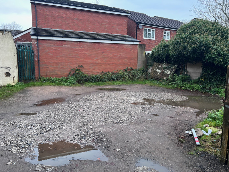 Parking on High Street, B66