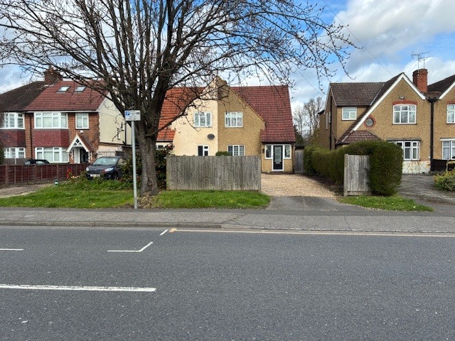 Parking on Hercies Road, UB10