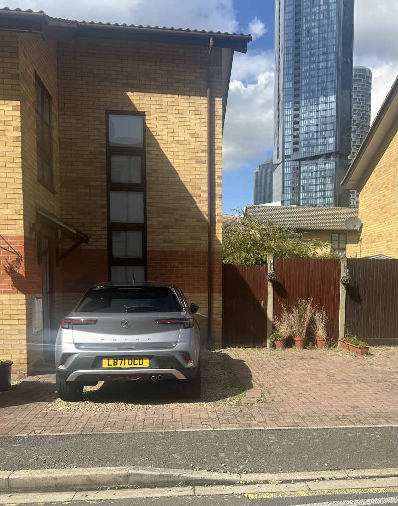 Parking on Roffey Street, E14