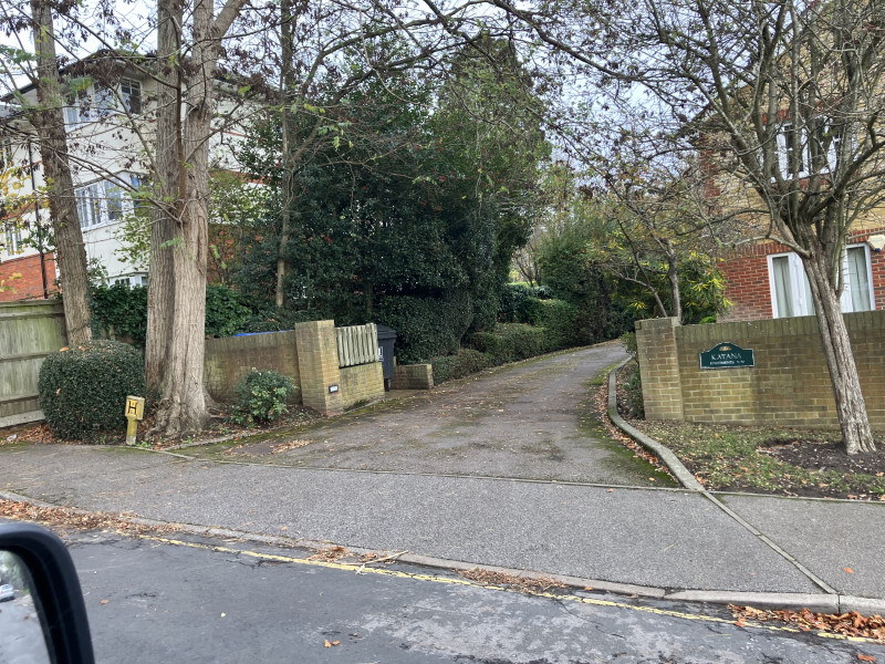 Parking on Brooklyn Road, GU22