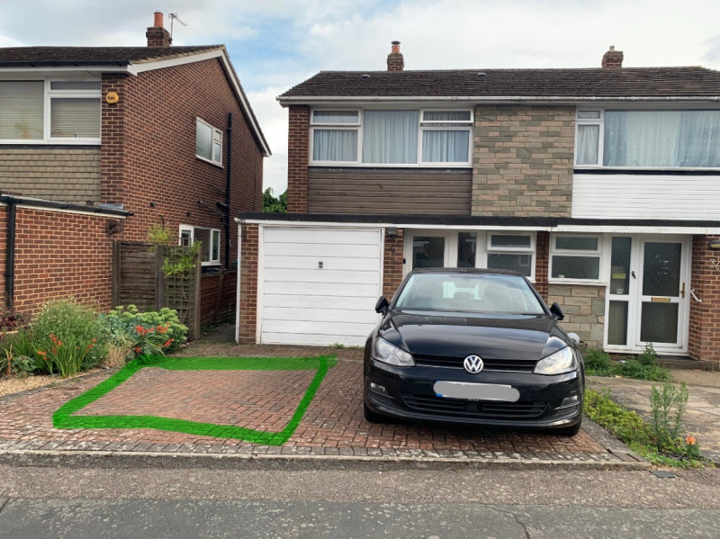 Parking on Oakdene, EN8