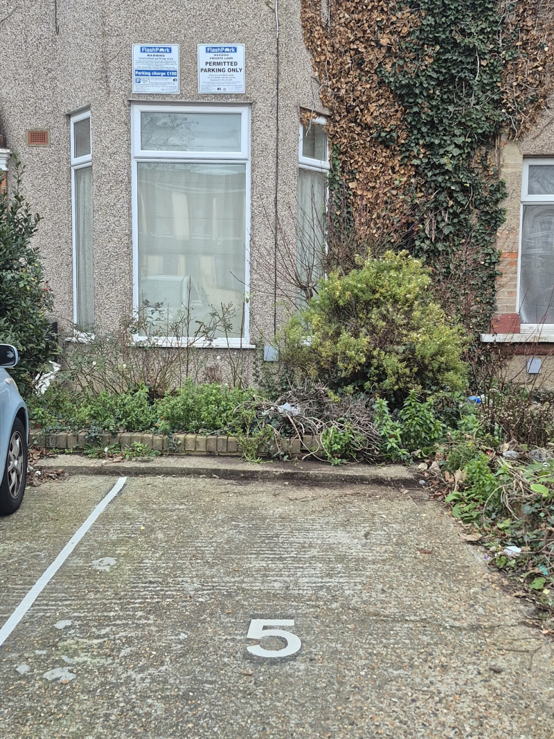 Parking on Mansfield Road, IG1