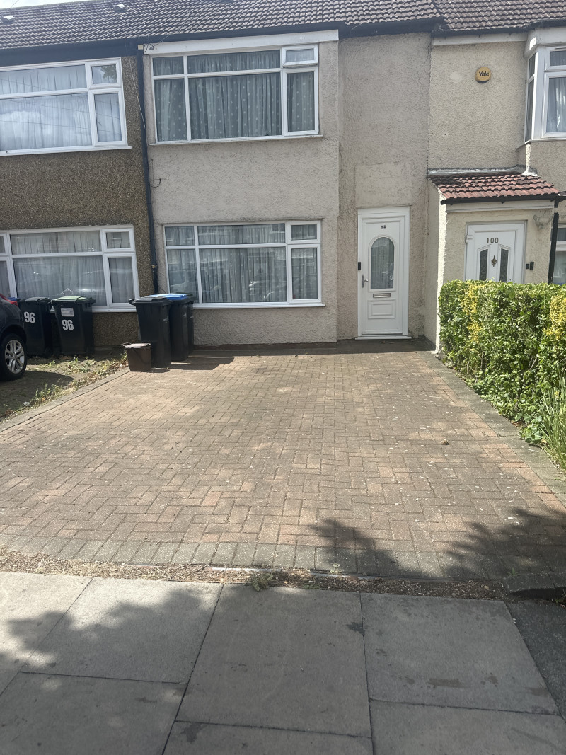 Parking on Winnington Road, EN3