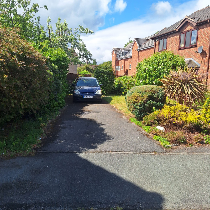 Parking on Silver Leigh, L17