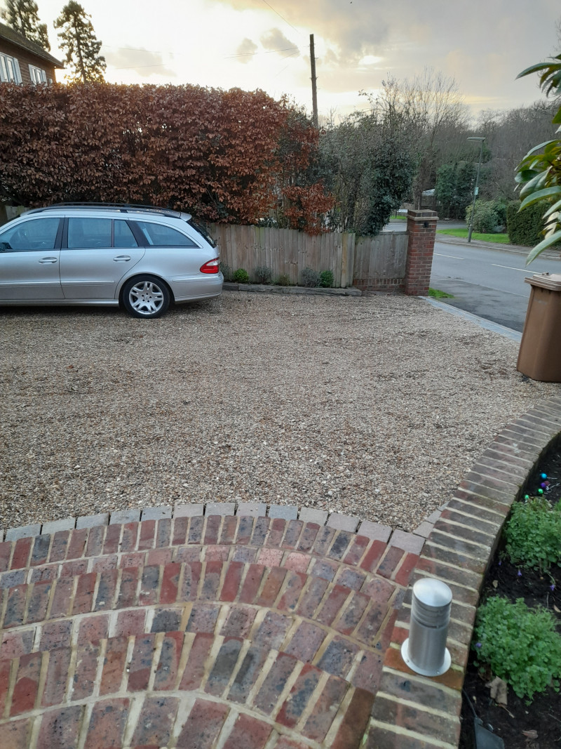 Parking on Grafton Road, Worcester Park, KT4 from £2.70 per hour