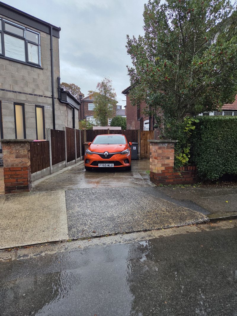 Parking on Norwood Avenue, M7