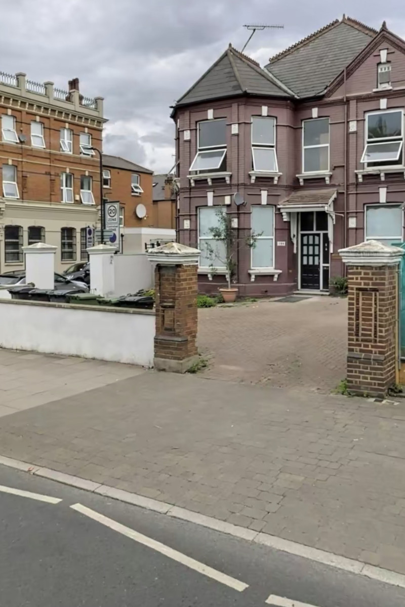 Parking on Shoot Up Hill, NW2