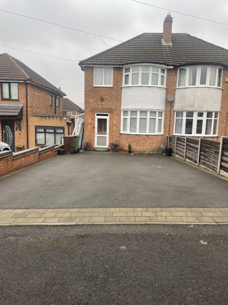 Parking on Eden Road, B92