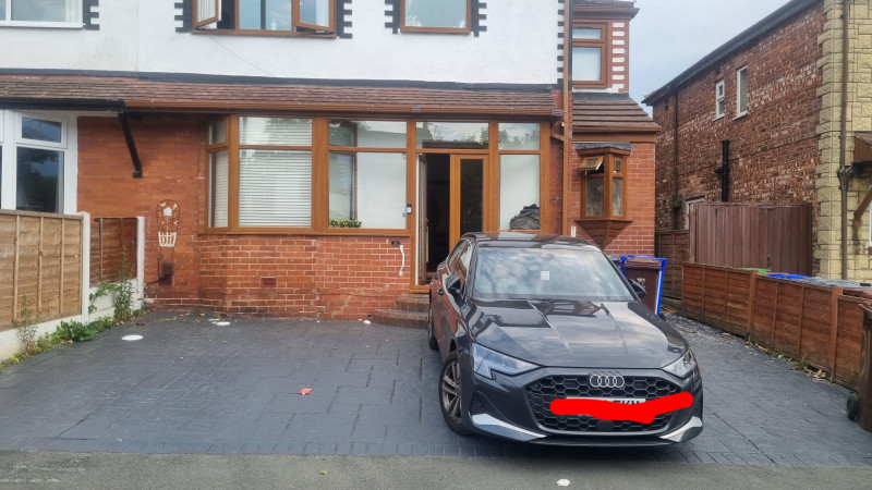 Parking on Huntley Road, M8