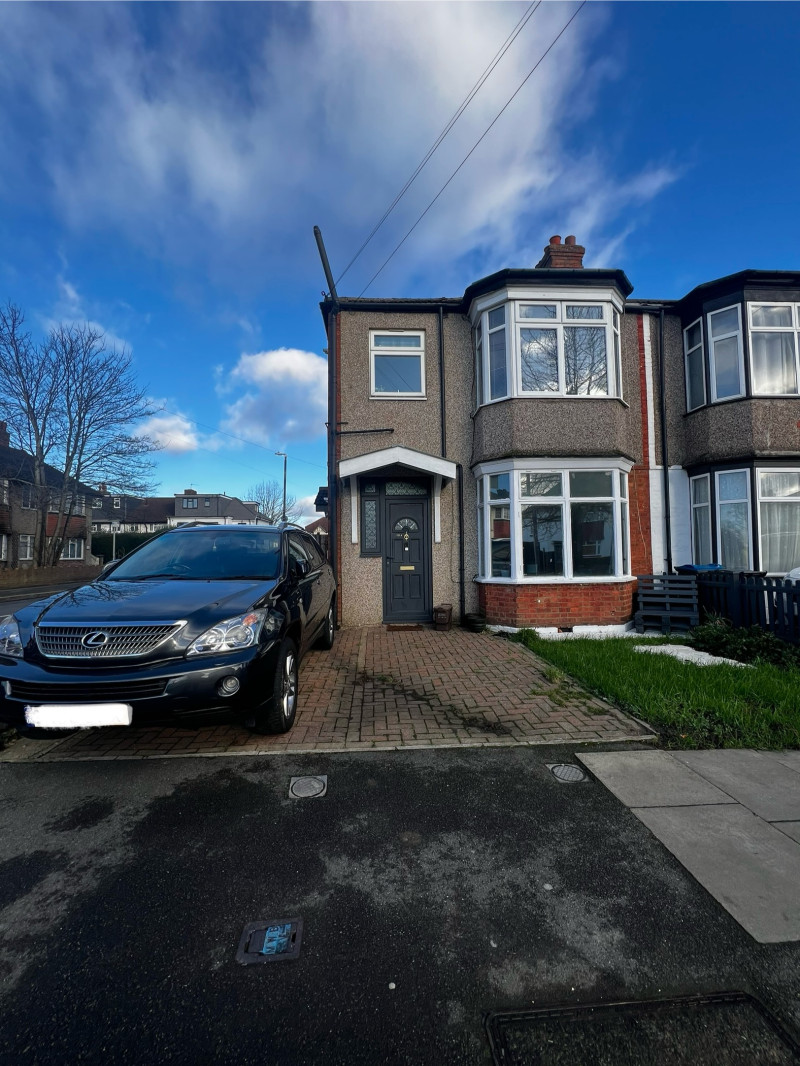 Parking on St. James Road, CR4