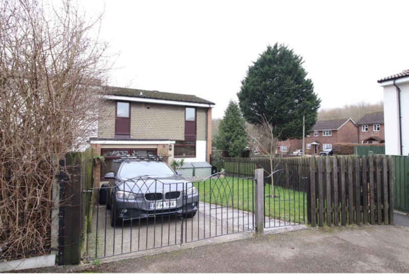 Parking on Chestnut Terrace, NP25