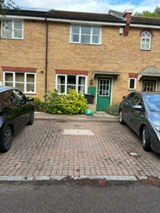 Parking on Clarendon Close, E9