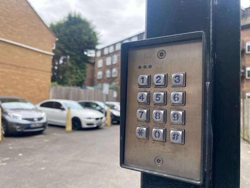 Parking on Coombe Road, CR0