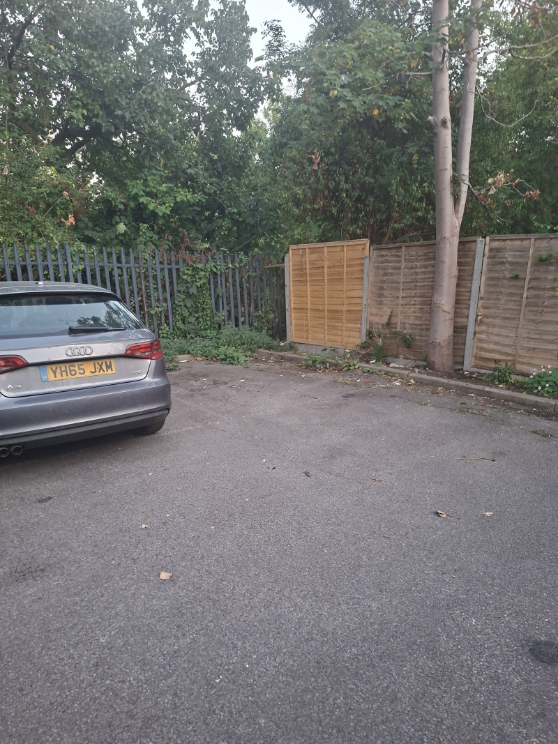 Parking on Stanthorpe Road, SW16