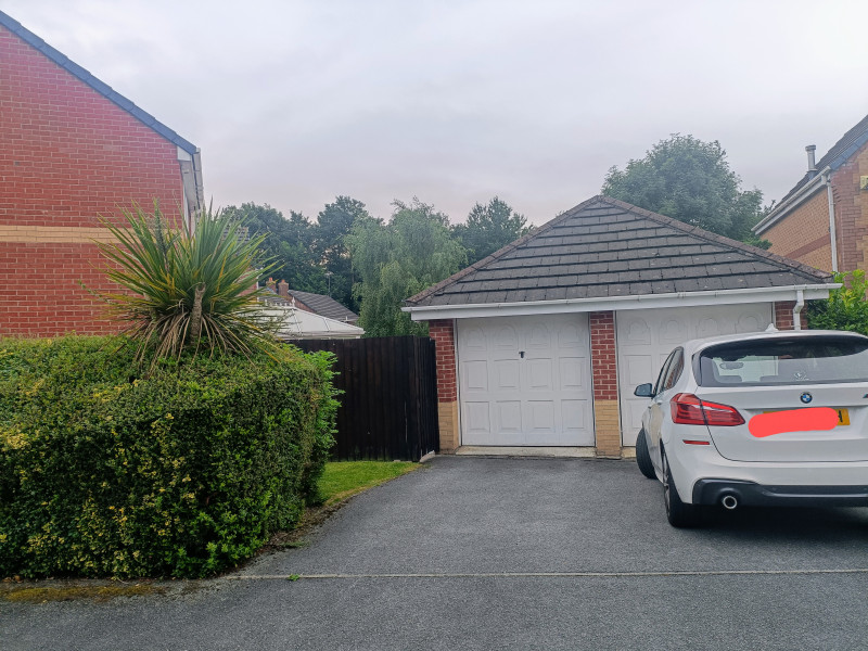 Parking on Tennyson Close, SK4