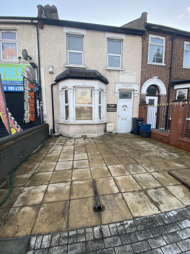 Parking on Ilford Lane, IG1