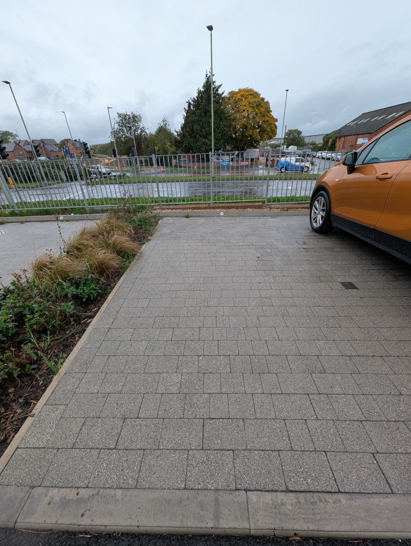 Parking on Hobbs Way, GL2