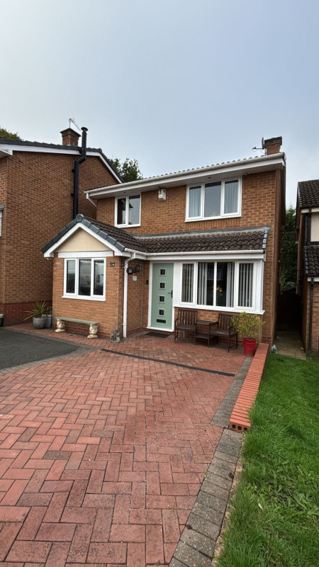 Parking on Greenfinch Close, TF1