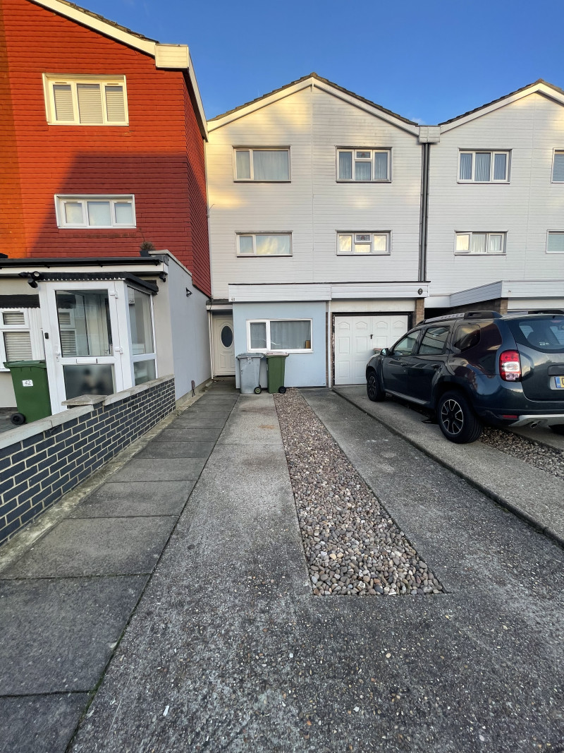 Parking on Skelley Road, E15