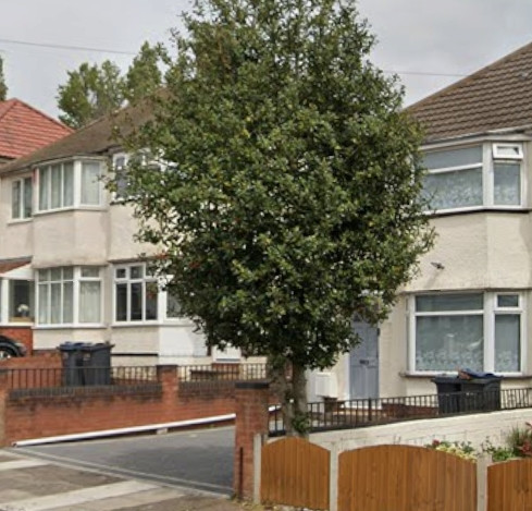 Parking on Sandringham Road, B42