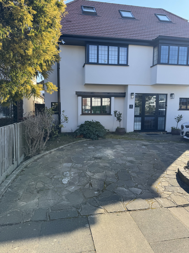 Parking on Dynevor Gardens, SS9