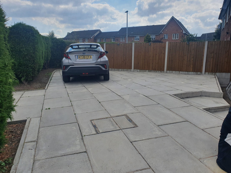 Parking on Altcar Walk, M22