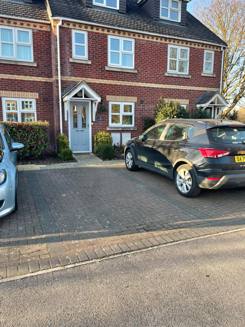 Parking on Park View Close, DE13