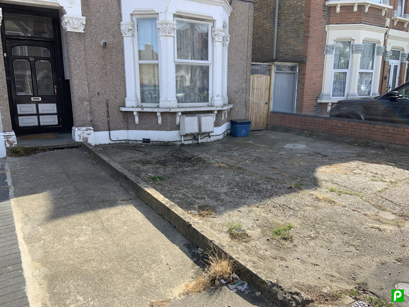 Parking on Wellesley Road, IG1