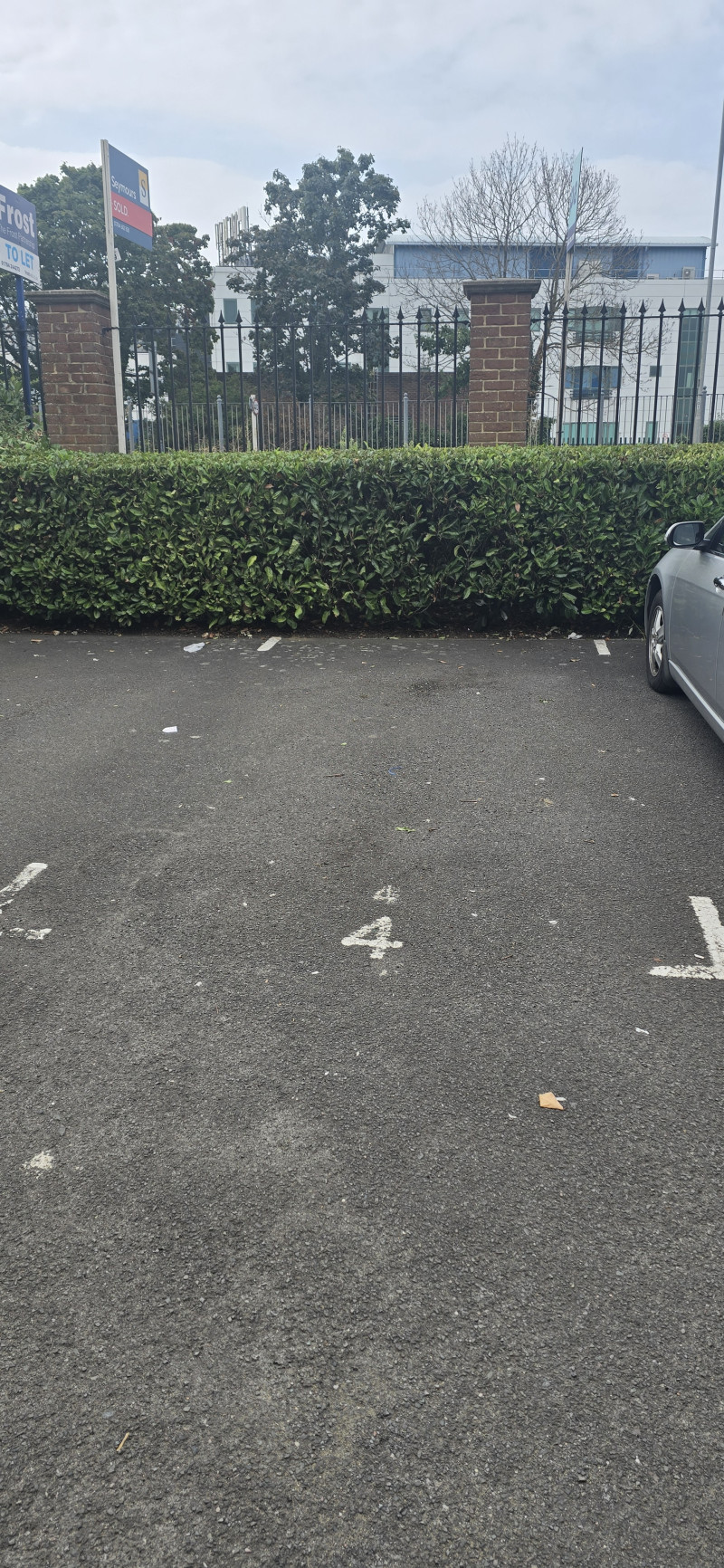 Parking on London Road, TW15