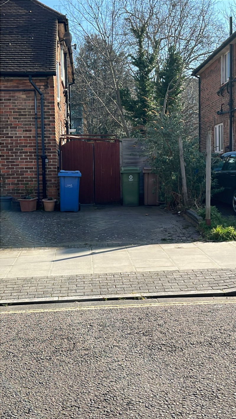 Parking on Blanchedowne, SE5