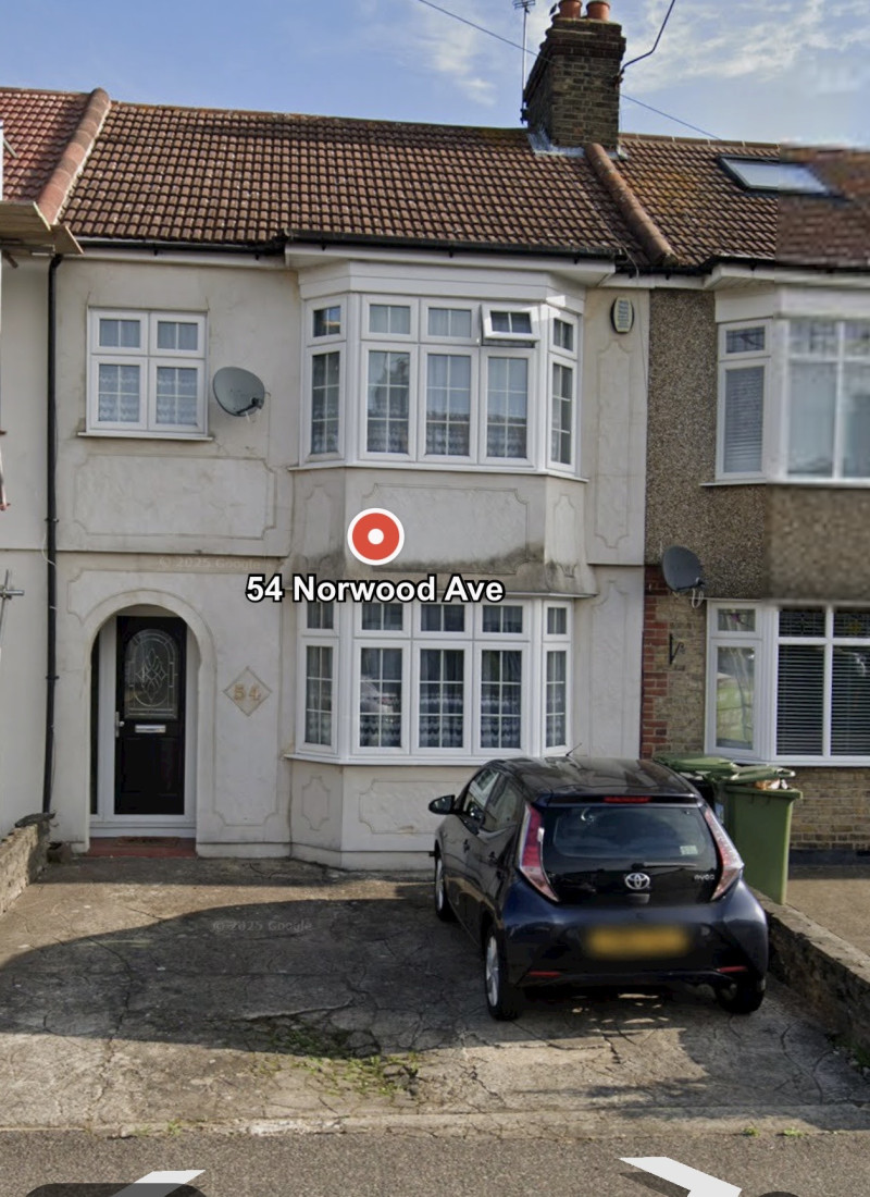 Parking on Norwood Avenue, RM7