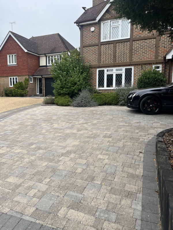 Parking on Longmead Close, CM15