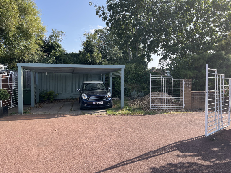 Parking on Hall Drive, LN6