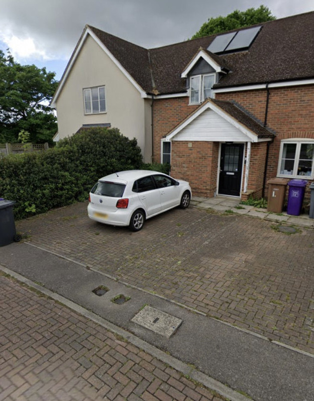 Parking on Garden Fields, LU2