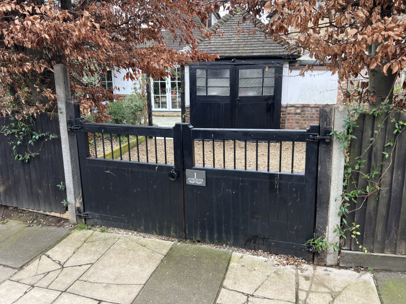 Parking on Golden Manor, W7