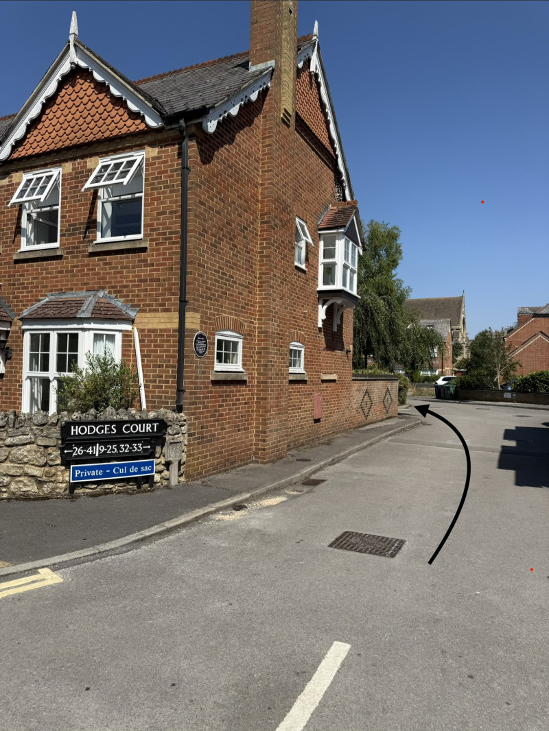 Parking on Hodges Court, OX1