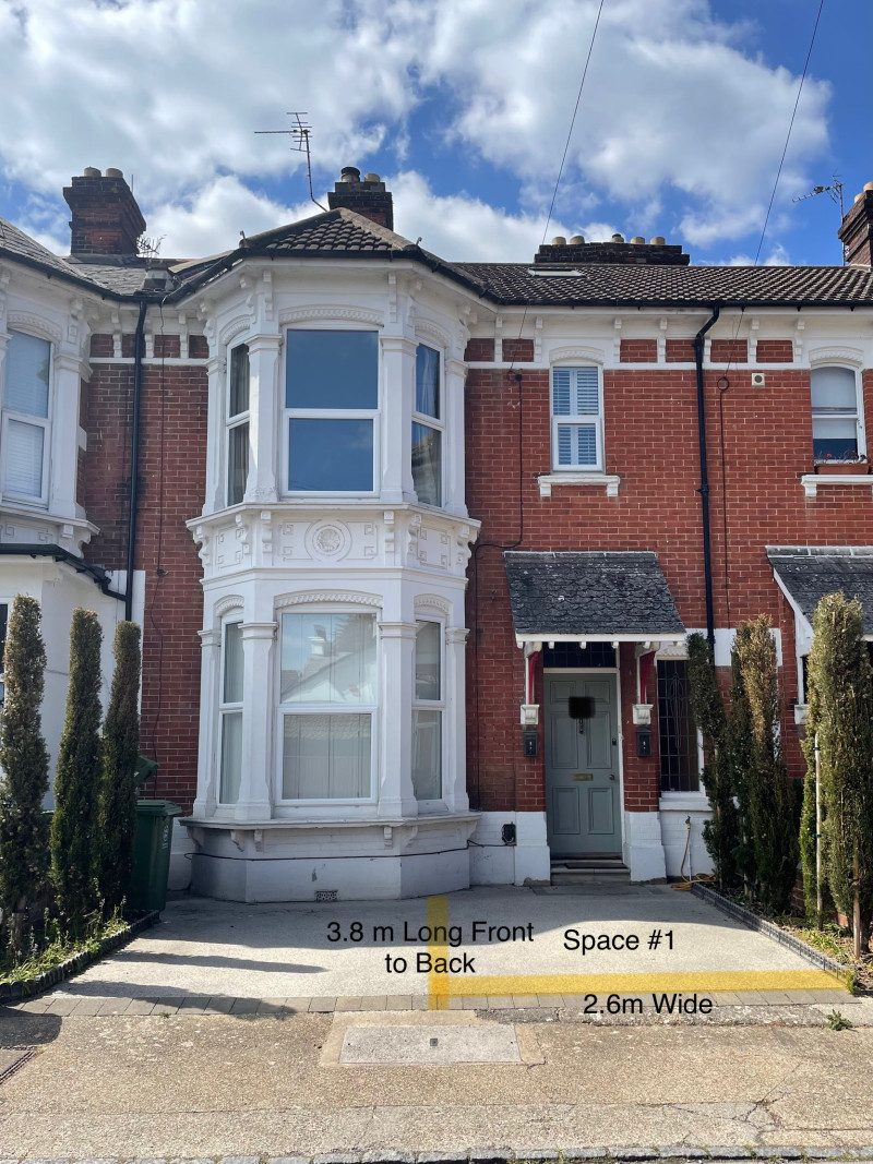 Parking on Woodpath, PO5