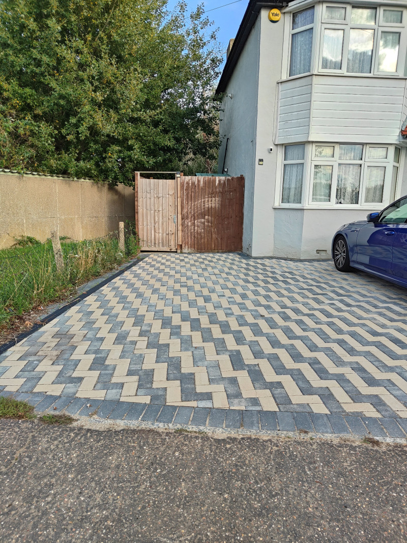 Parking on Ashtree Crescent, CM1