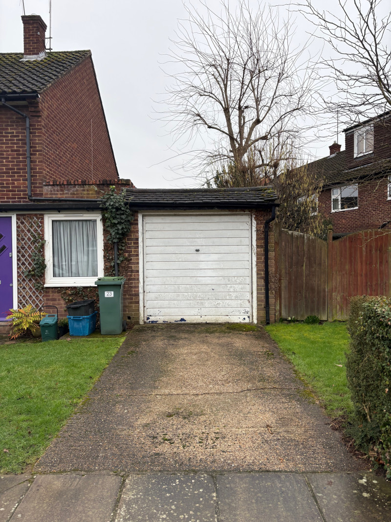 Parking on Vivienne Close, TW1