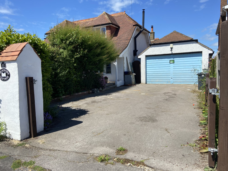 Parking on Manor Way, PO11