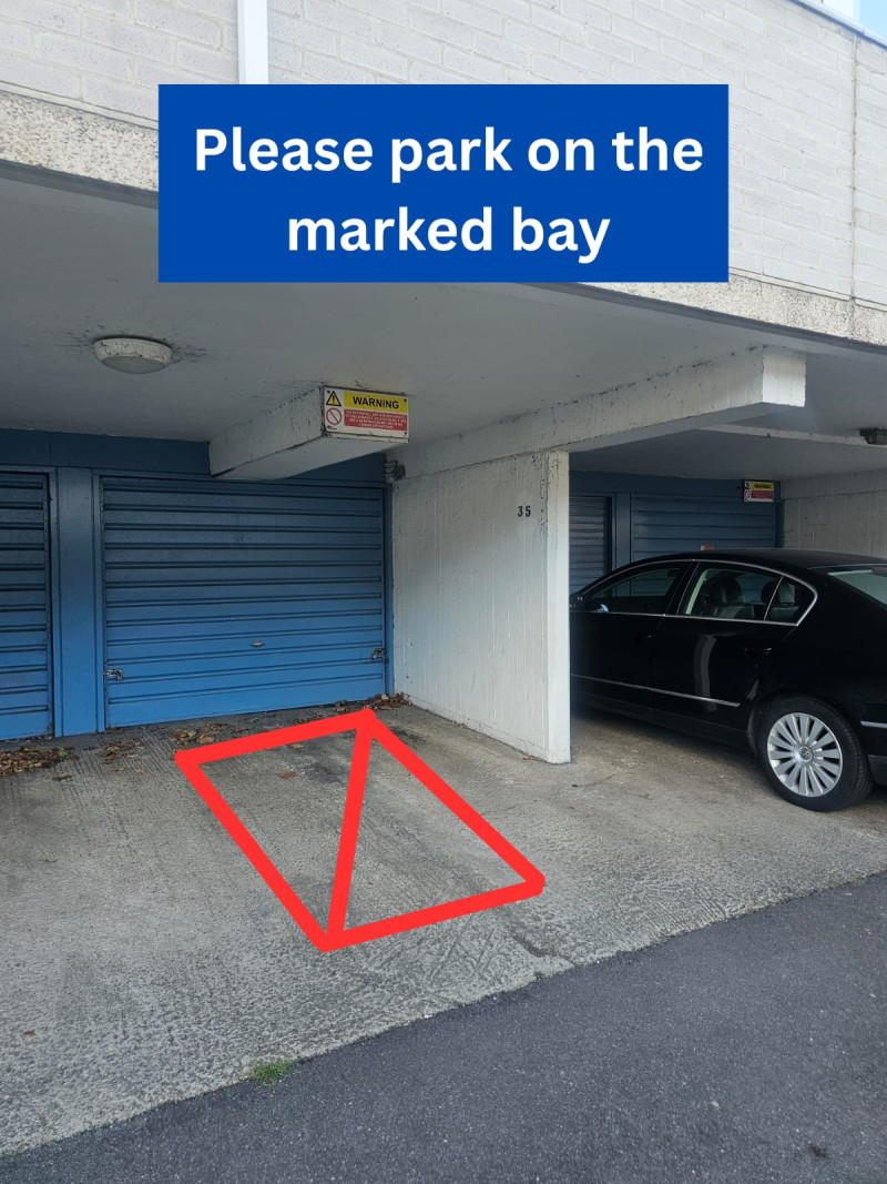 Parking on Athlone Square, SL4