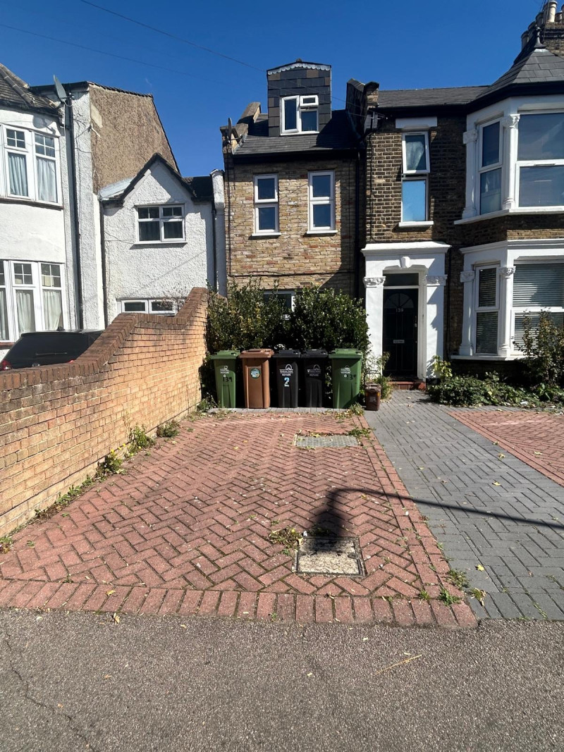 Parking on Vicarage Road, E10