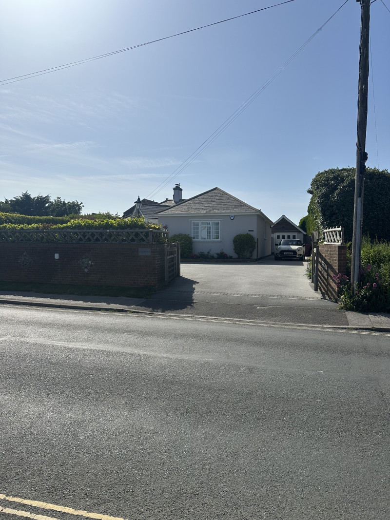 Parking on Bracklesham Lane, PO20