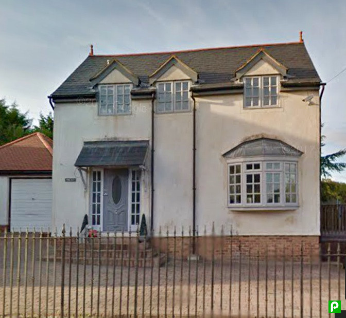 Driveway on A Ivy Chimneys Rd, CM16, CM16