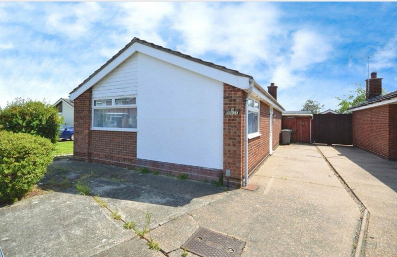 Parking on Newbourne Gardens, IP11