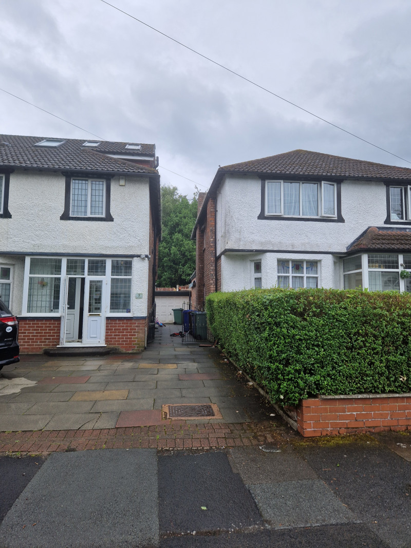 Parking on Cranbrook Drive, M25