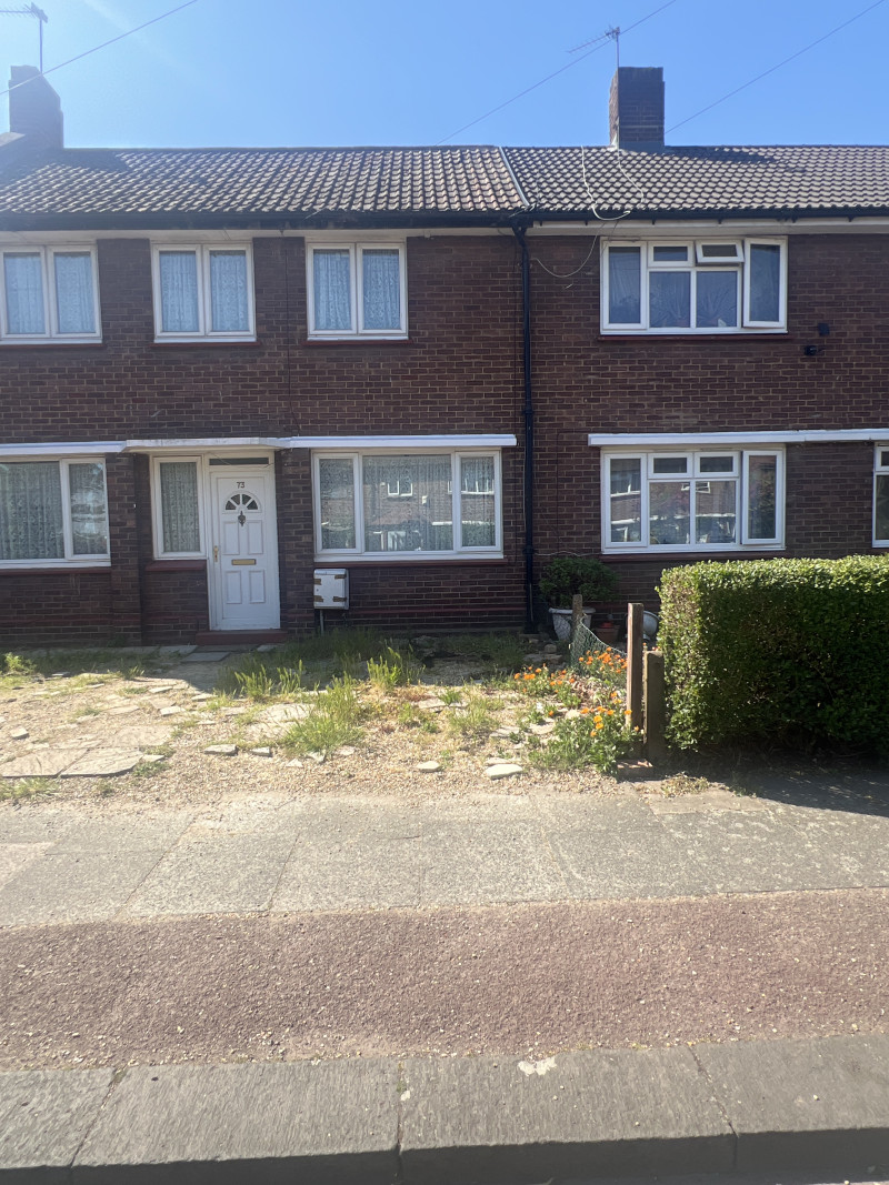 Parking on Langdon Crescent, E6