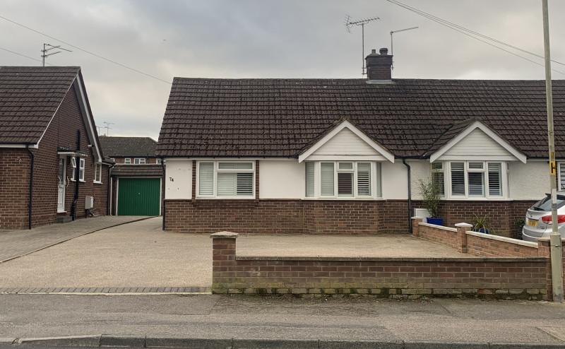 Parking on Heath Row, CM23